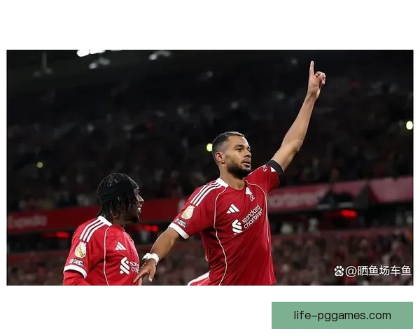 英媒曝光利物浦下赛季第三球衣设计 黑色搭配酒红元素引球迷期待